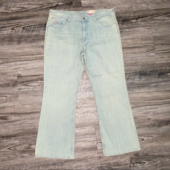 The Original Arizona Women’s Light Blue Denim Jeans Plus Size 16 NWT - Picture 2 of 11